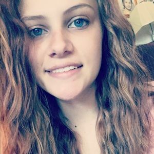 Meet your Posher, Carla